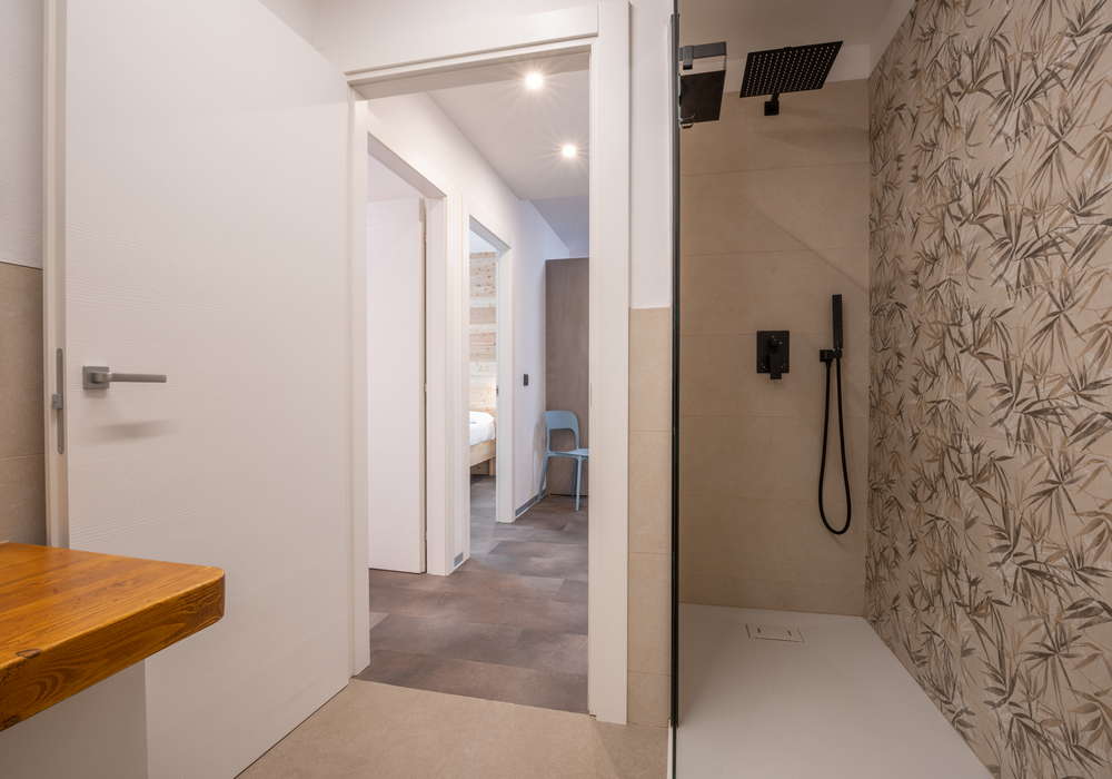 Residence Alessio | Appartamento al piano terra vicino alla piscina con giardino