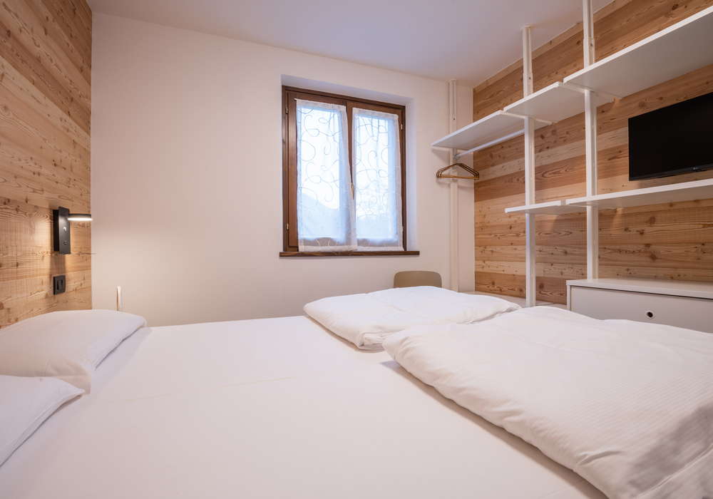 Residence Alessio | Appartamento al piano terra vicino alla piscina con giardino