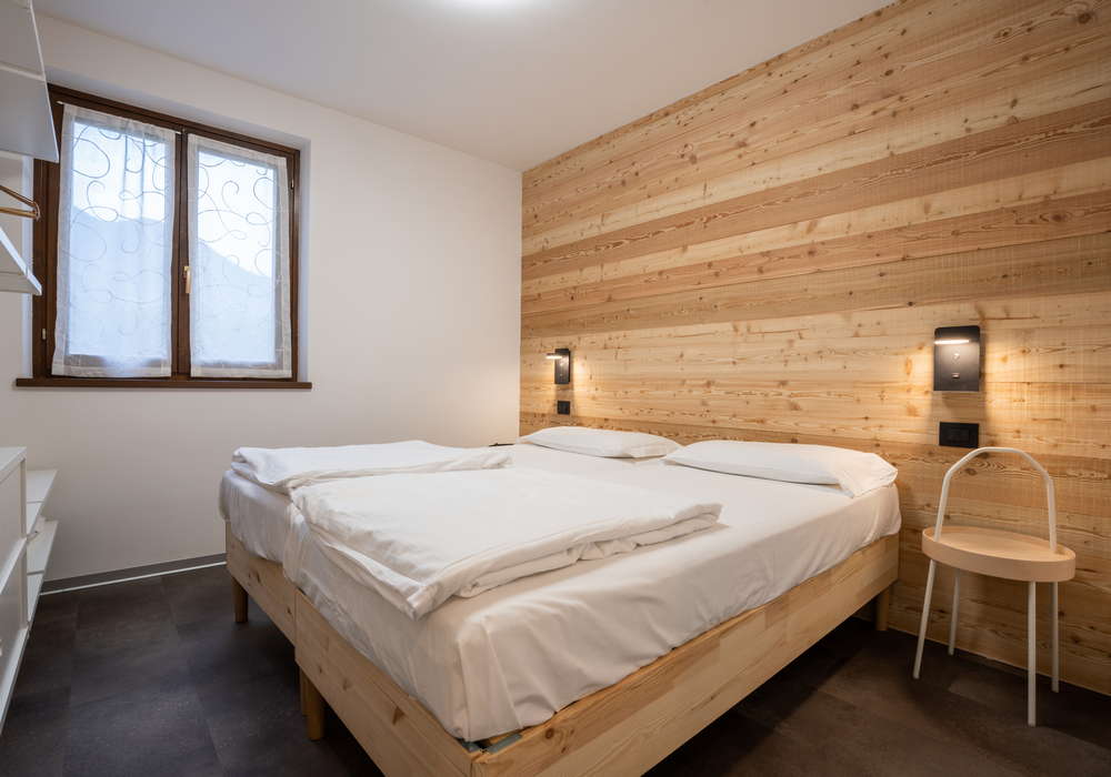 Residence Alessio | Appartamento al piano terra vicino alla piscina con giardino