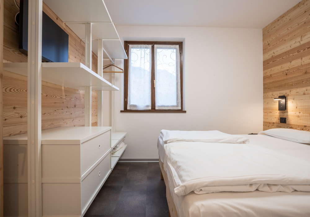 Residence Alessio | Appartamento al piano terra vicino alla piscina con giardino