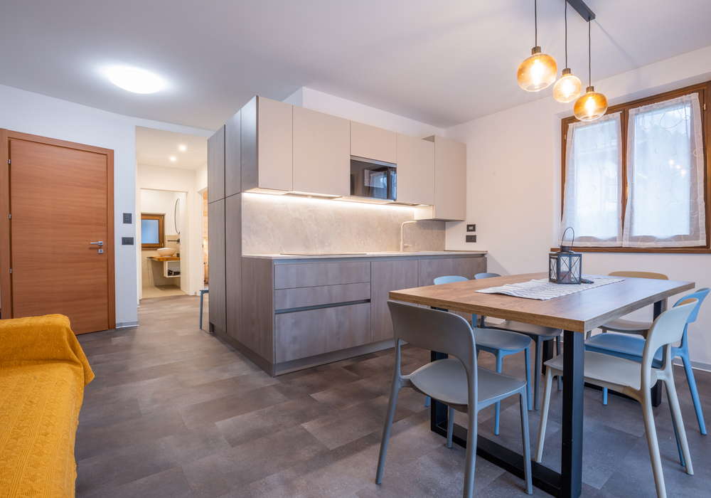 Residence Alessio | Appartamento al piano terra vicino alla piscina con giardino