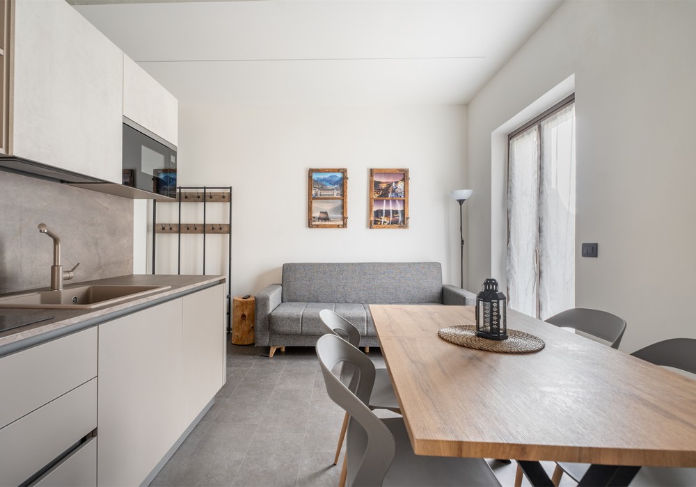 Residence Alessio | Deluxe-Appartement mit vorderem Balkon