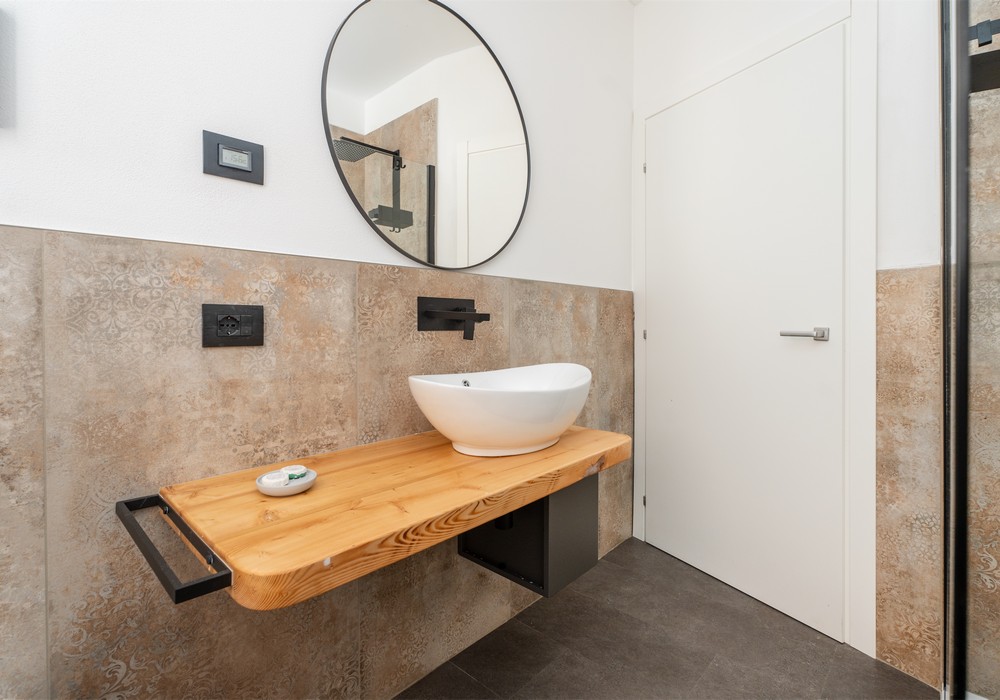 Residence Alessio | Deluxe-Appartement mit vorderem Balkon