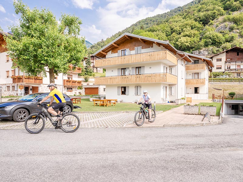 Scopri le nostre offerte e pacchetti per una vacanza in Val di Ledro, nel Garda Trentino