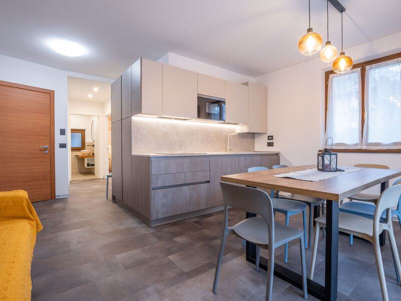 Erdgeschosswohnung  in der Nähe des Pools mit Garten